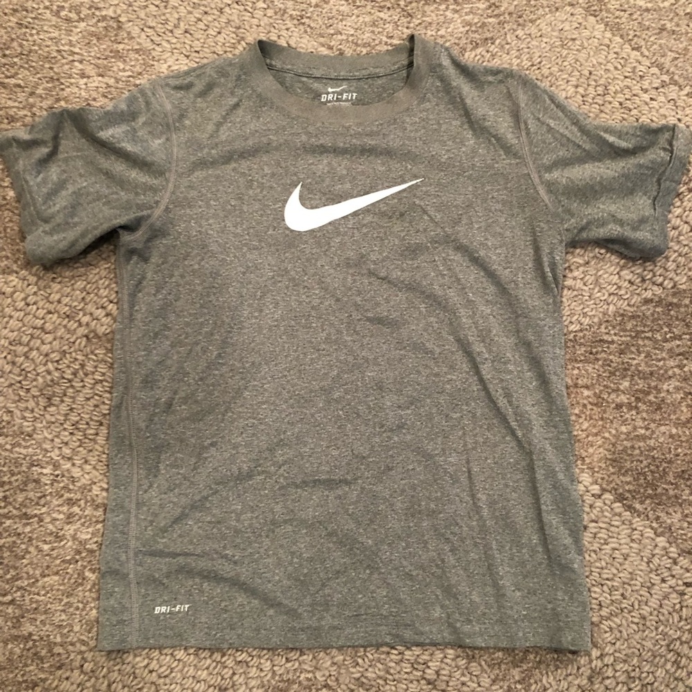 Boys size medium Nike Dryfit